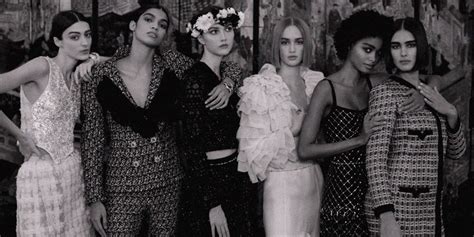 L'Haute Couture di Chanel ha sfilato oggi ed è il ritratto di famiglia 